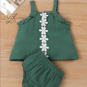 Linen ruffle set